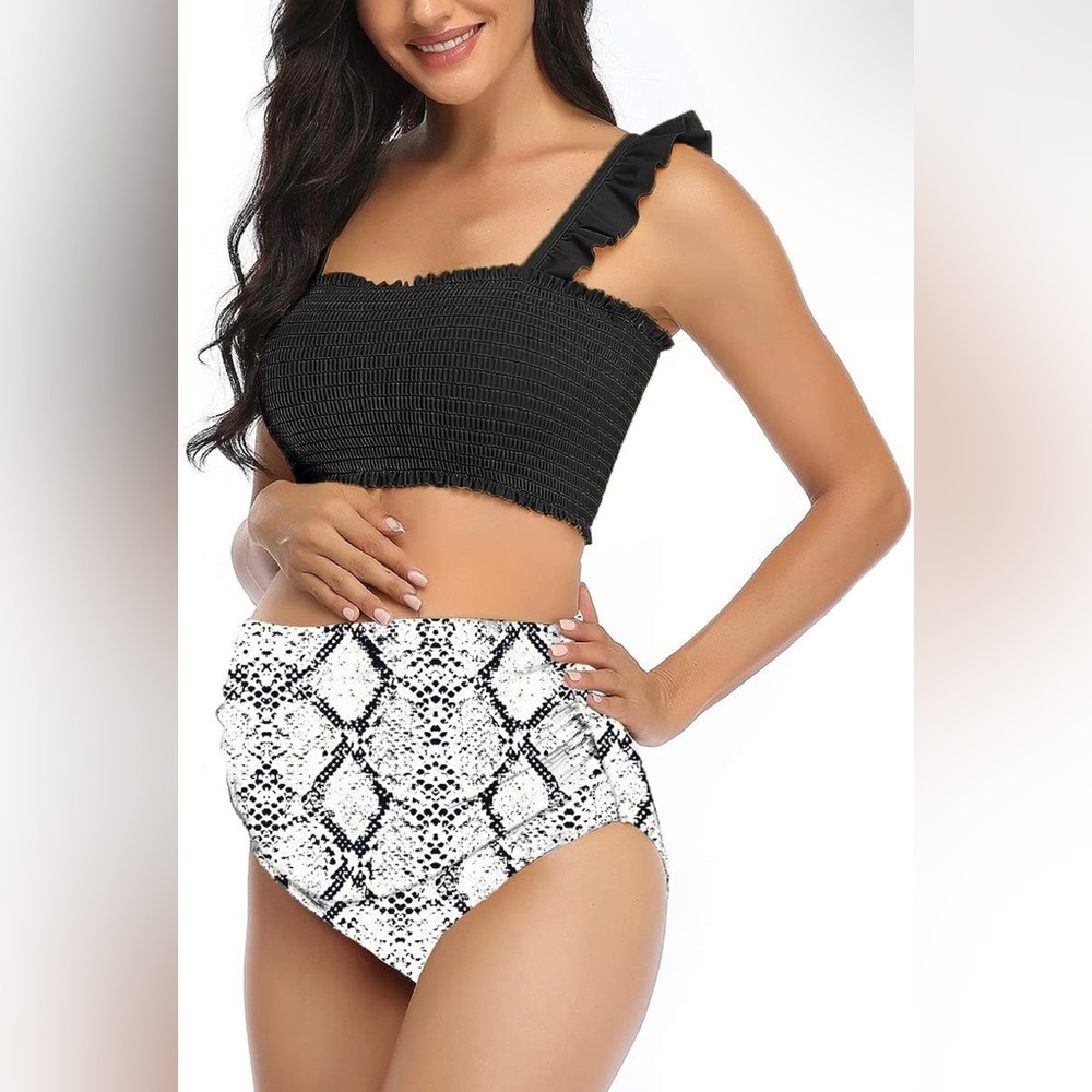 Maternity swimwear
